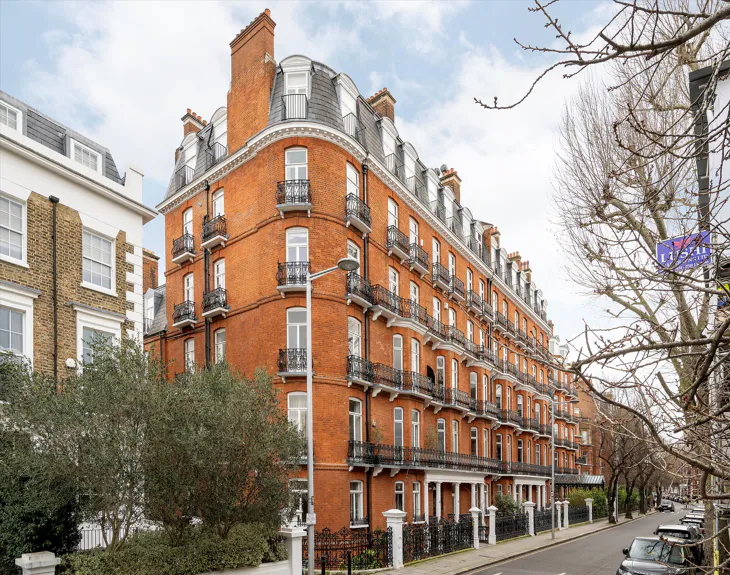 Flat Drayton Gardens in Greater London