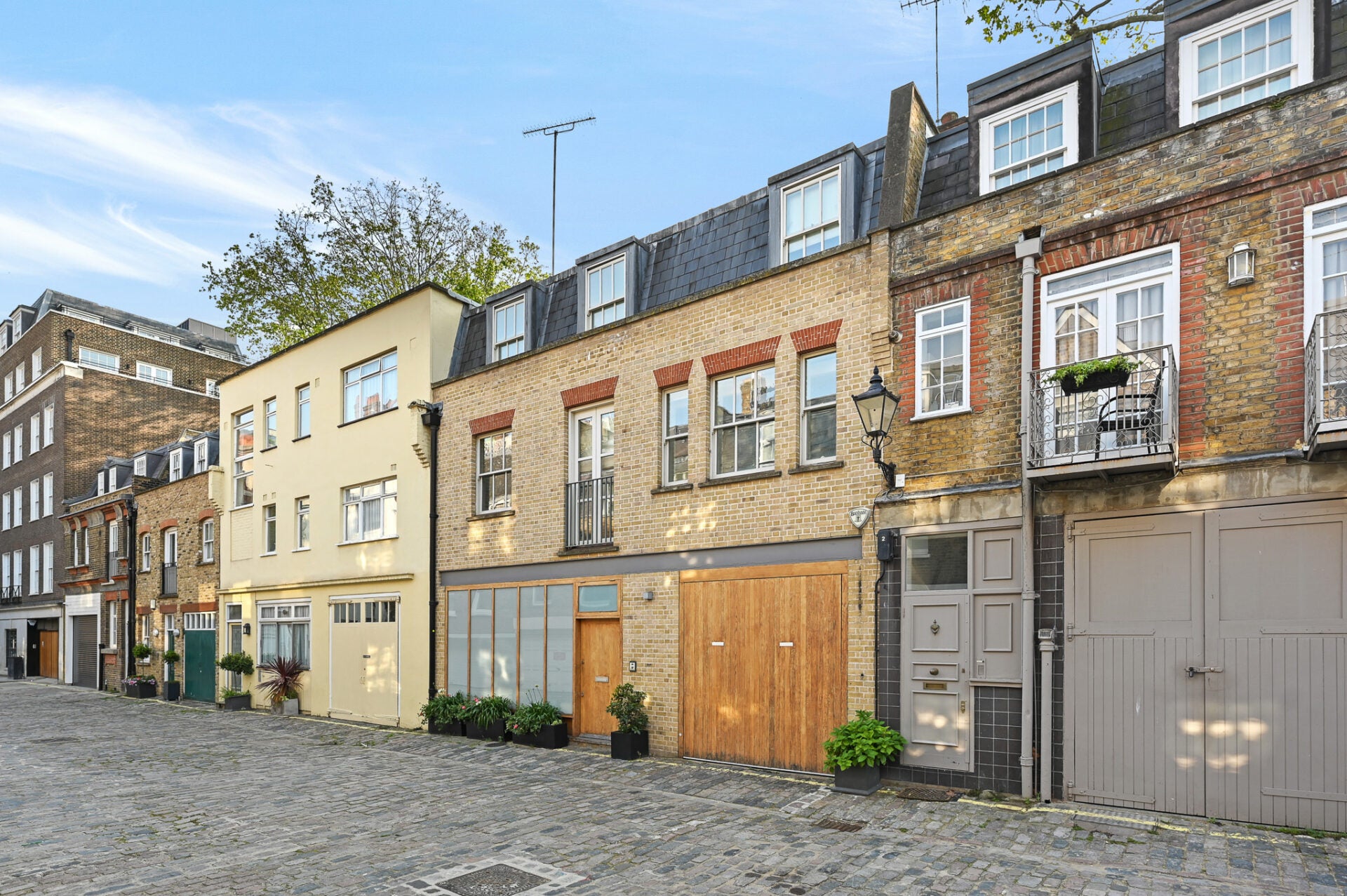 House Wigmore Place in City of Westminster
