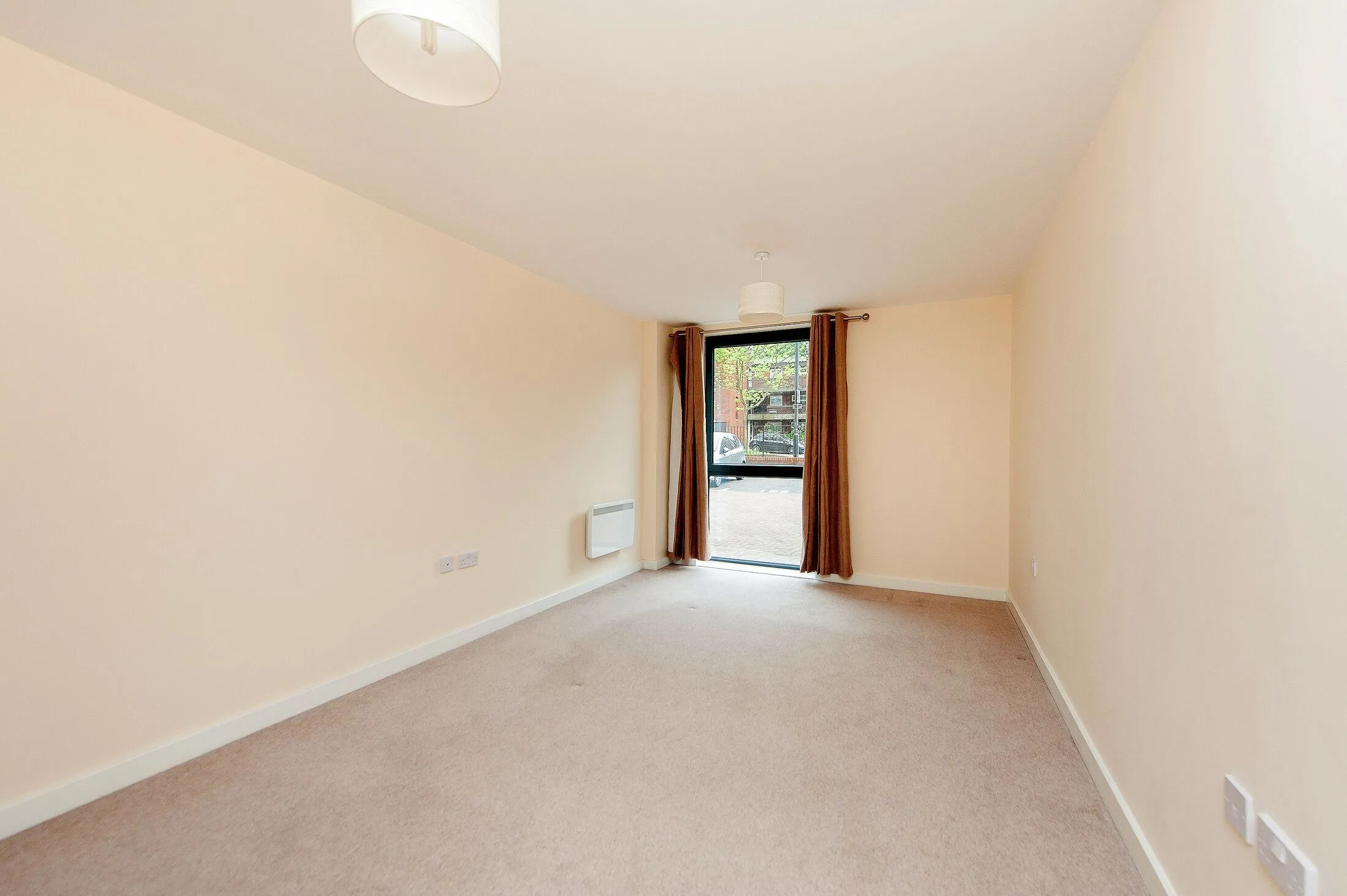 Flat Northolt Road in Greater London