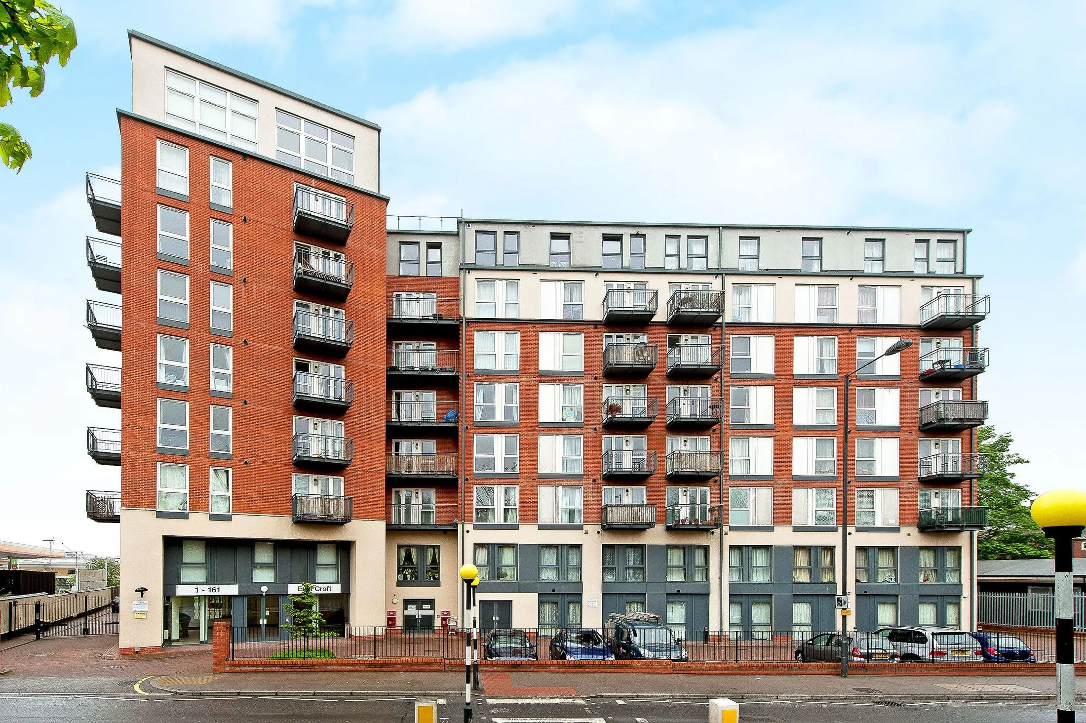 Flat Northolt Road in Greater London