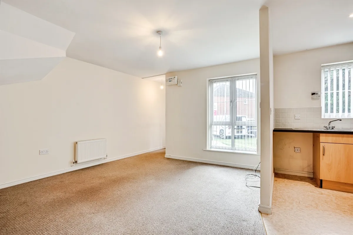 Flat Crofters Court in Wakefield