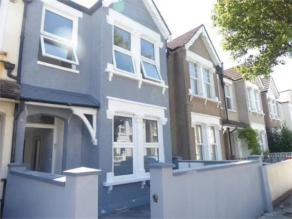 Flat Balfour Road in Greater London