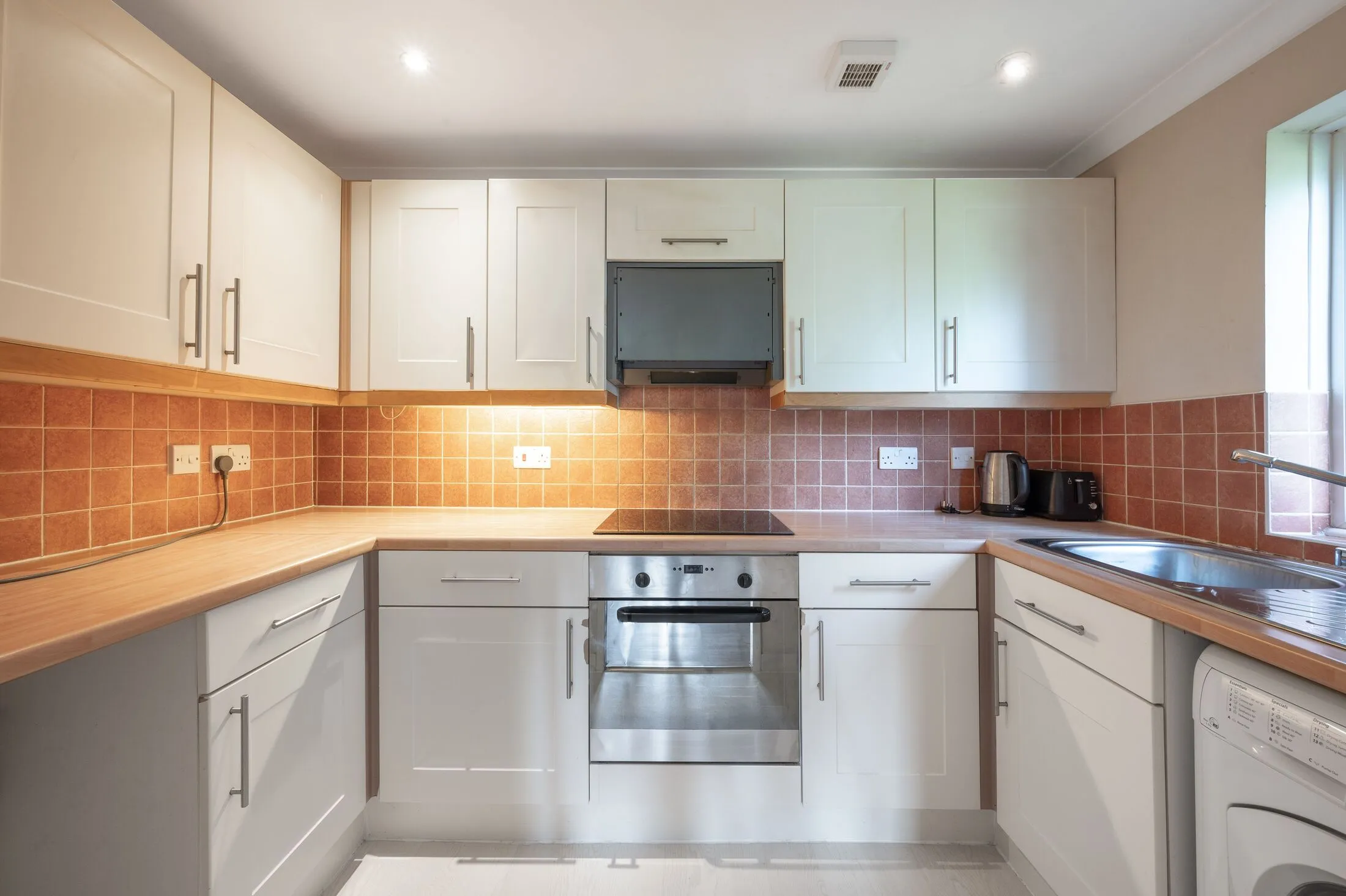 Flat Wenlock Gardens in Greater London