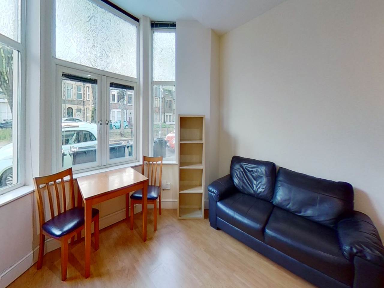 Flat Llanbleddian Gardens in Cardiff