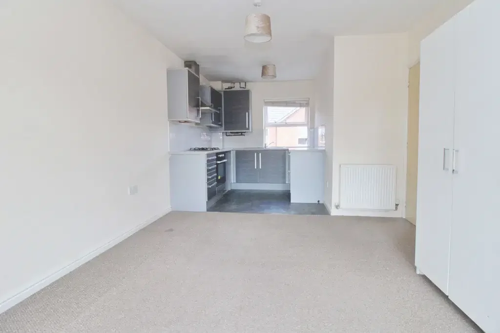 Flat Little Pennington Street in Rugby