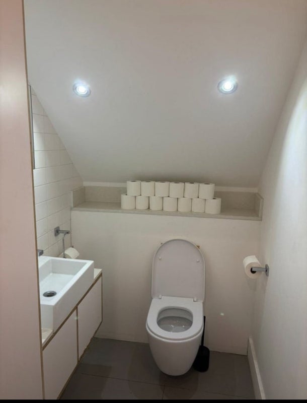 Room Sutton Place in Greater London