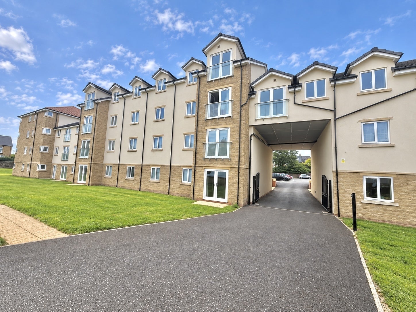Flat Fitzalan Road in Horsham