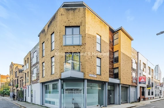 Flat Sudrey Street in London
