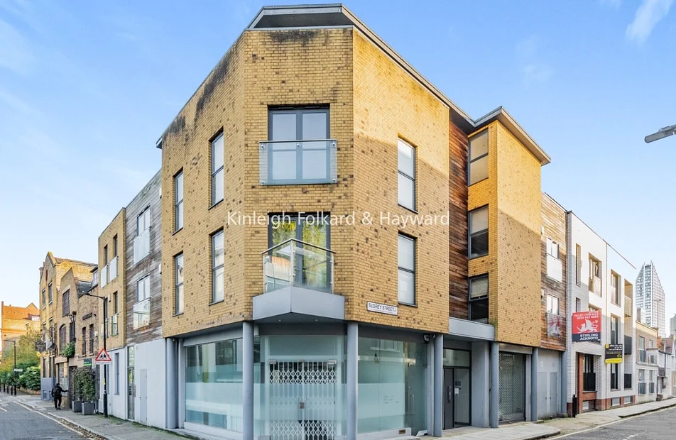 Flat Sudrey Street in London