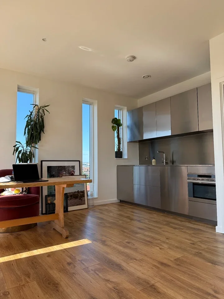 Flat St. Pancras Way in Greater London