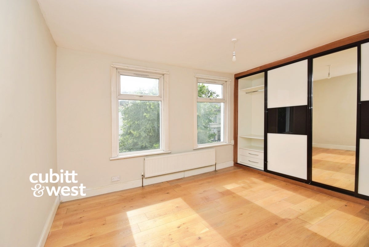 House Carshalton Grove in Greater London