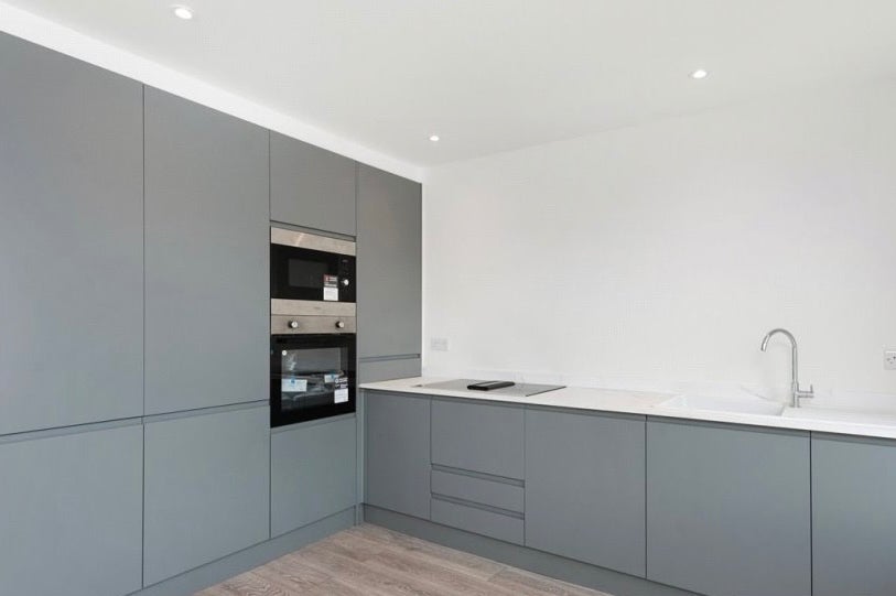 Flat Eversleigh Road in Greater London