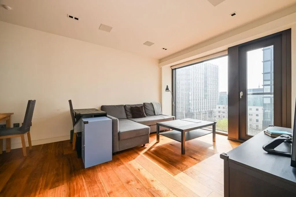 Flat Wood Street in City of London
