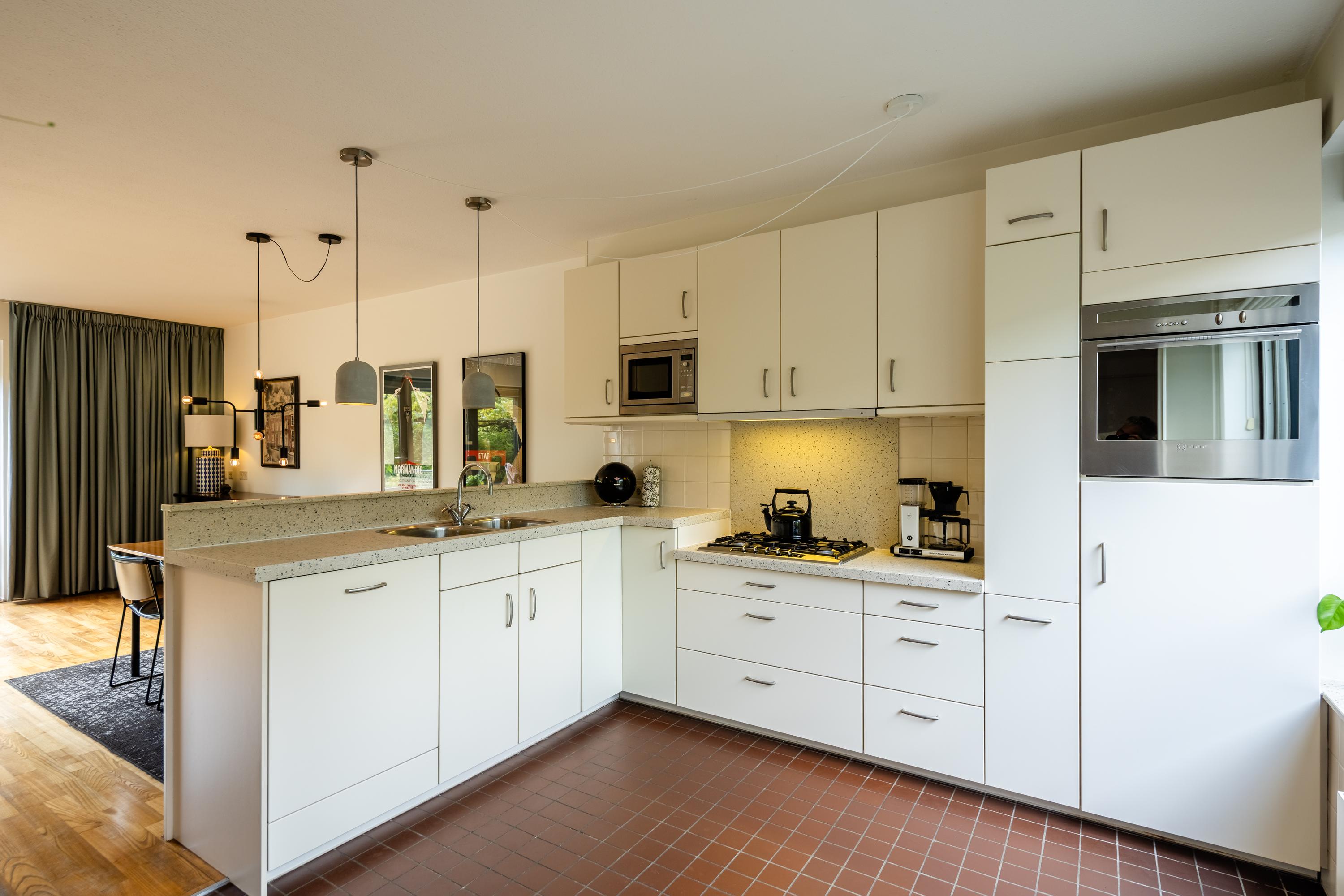 Tussenwoning te koop: Basilicumhof 34, Duivendrecht