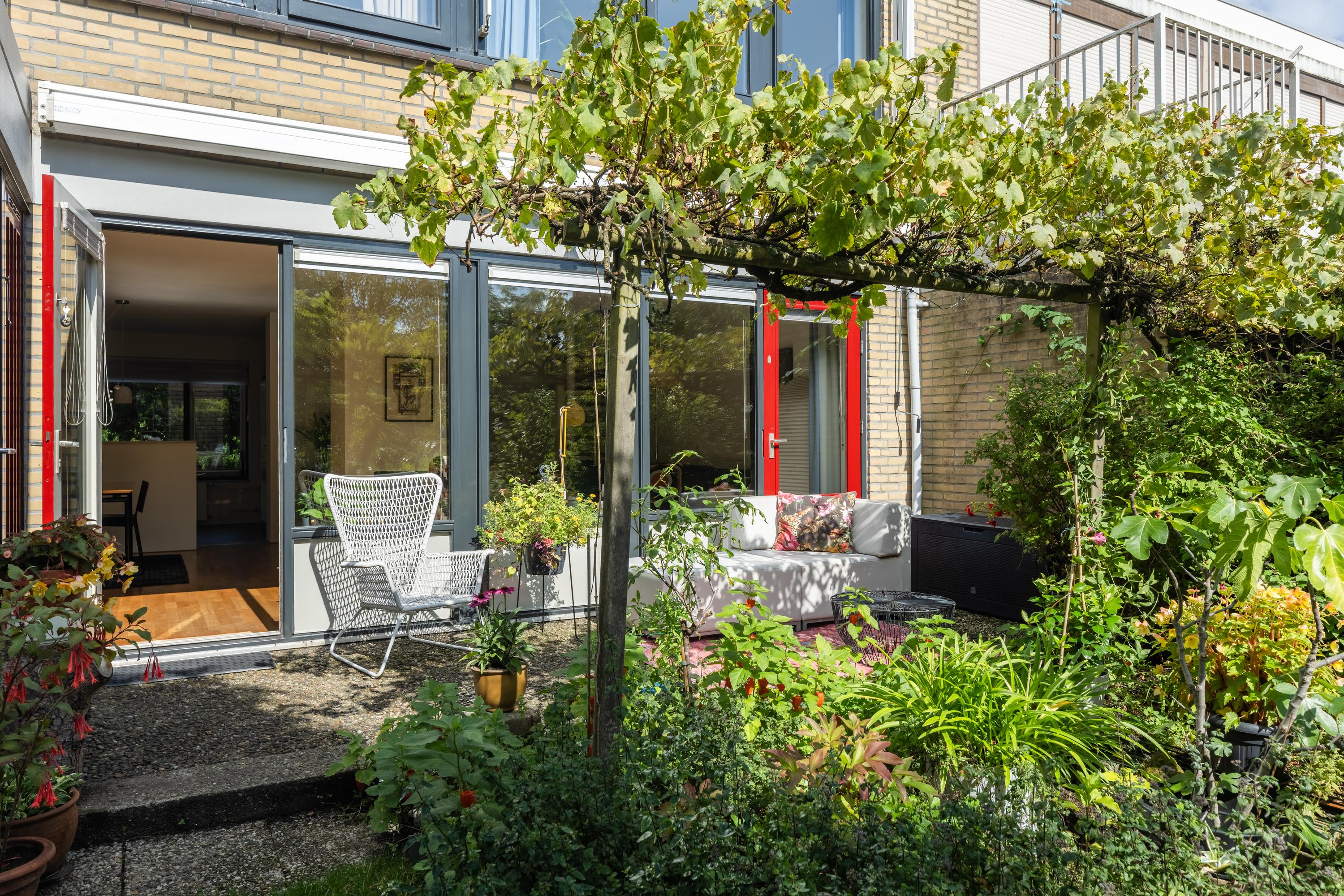 Tussenwoning te koop: Basilicumhof 34, Duivendrecht