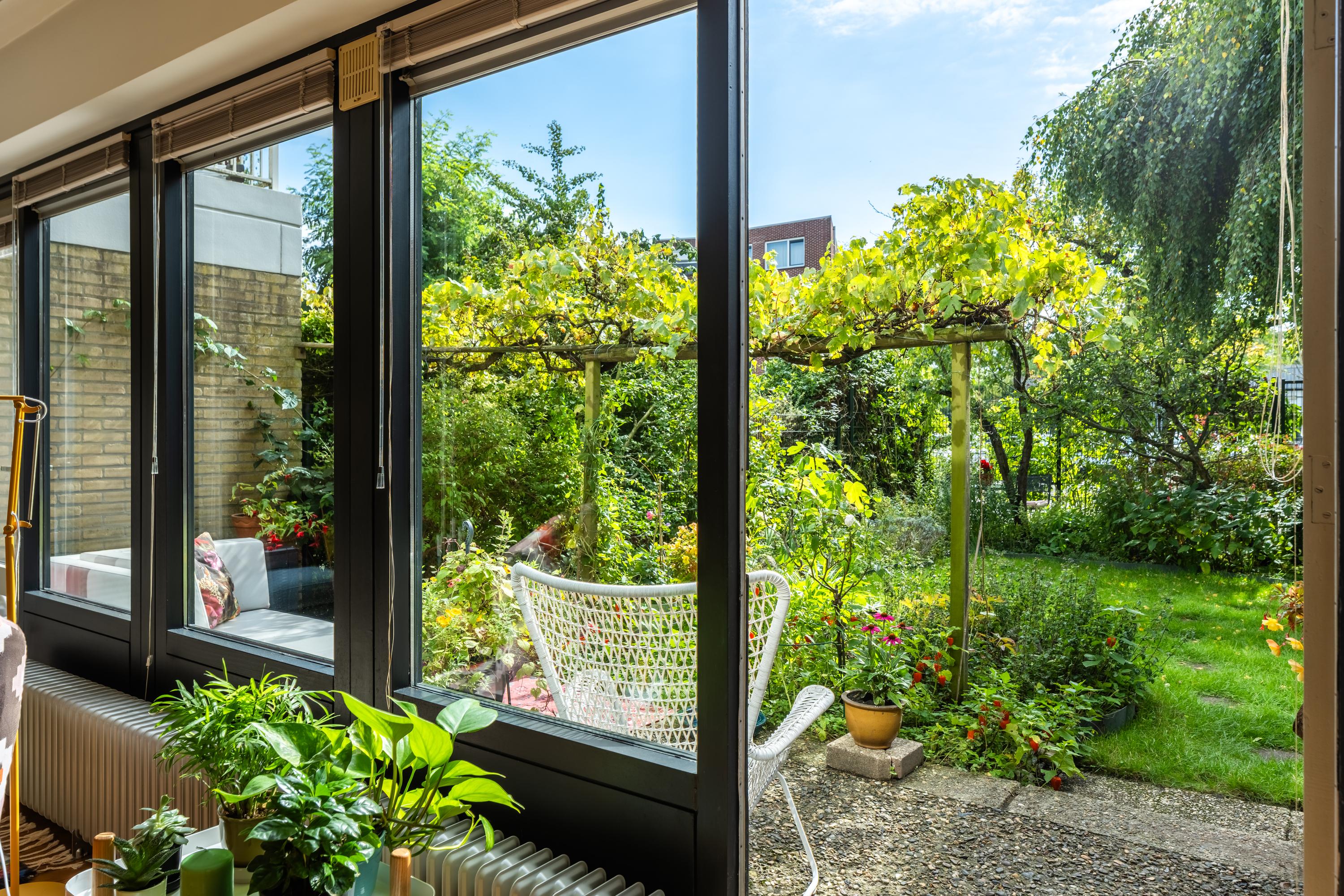 Tussenwoning te koop: Basilicumhof 34, Duivendrecht