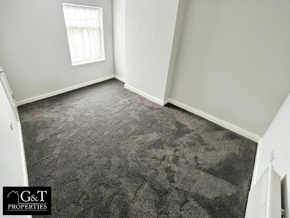 Flat Halesowen Road in Dudley