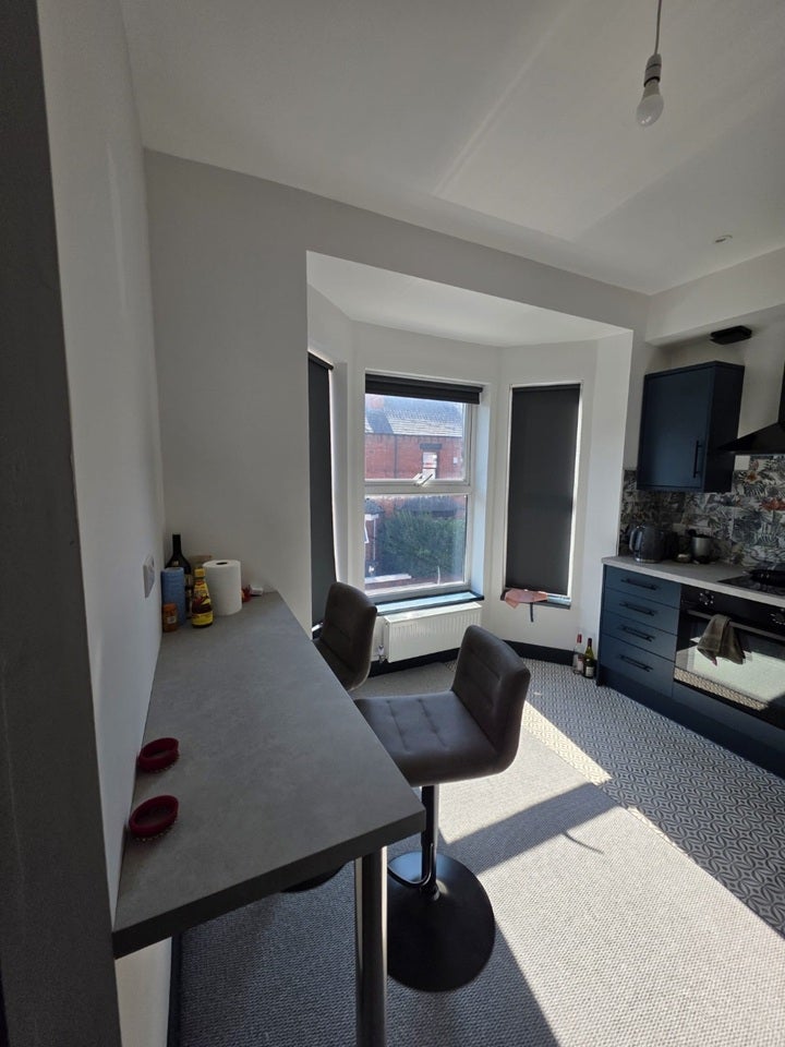 Room Ermine Road in Chester