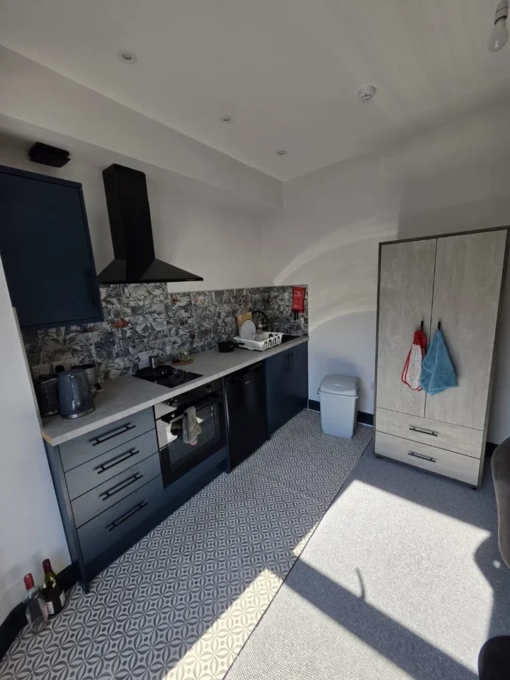 Room Ermine Road in Chester