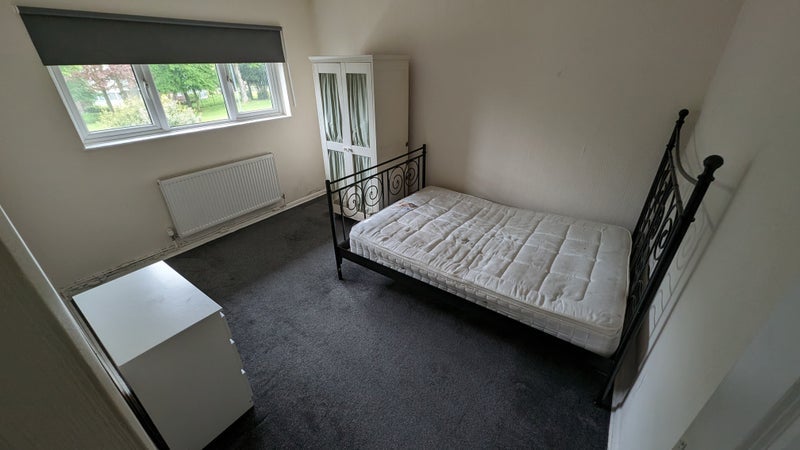 Room Palace Road in Greater London