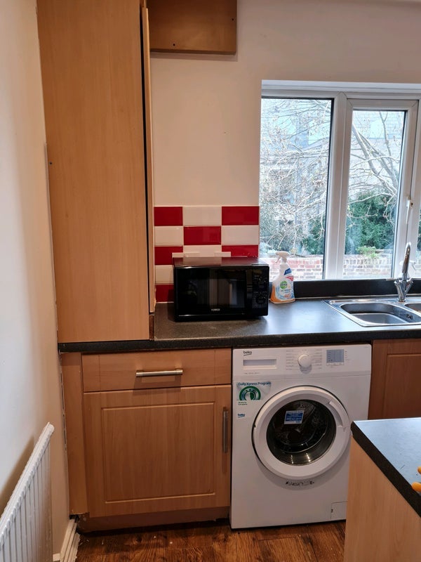 Room Palace Road in Greater London
