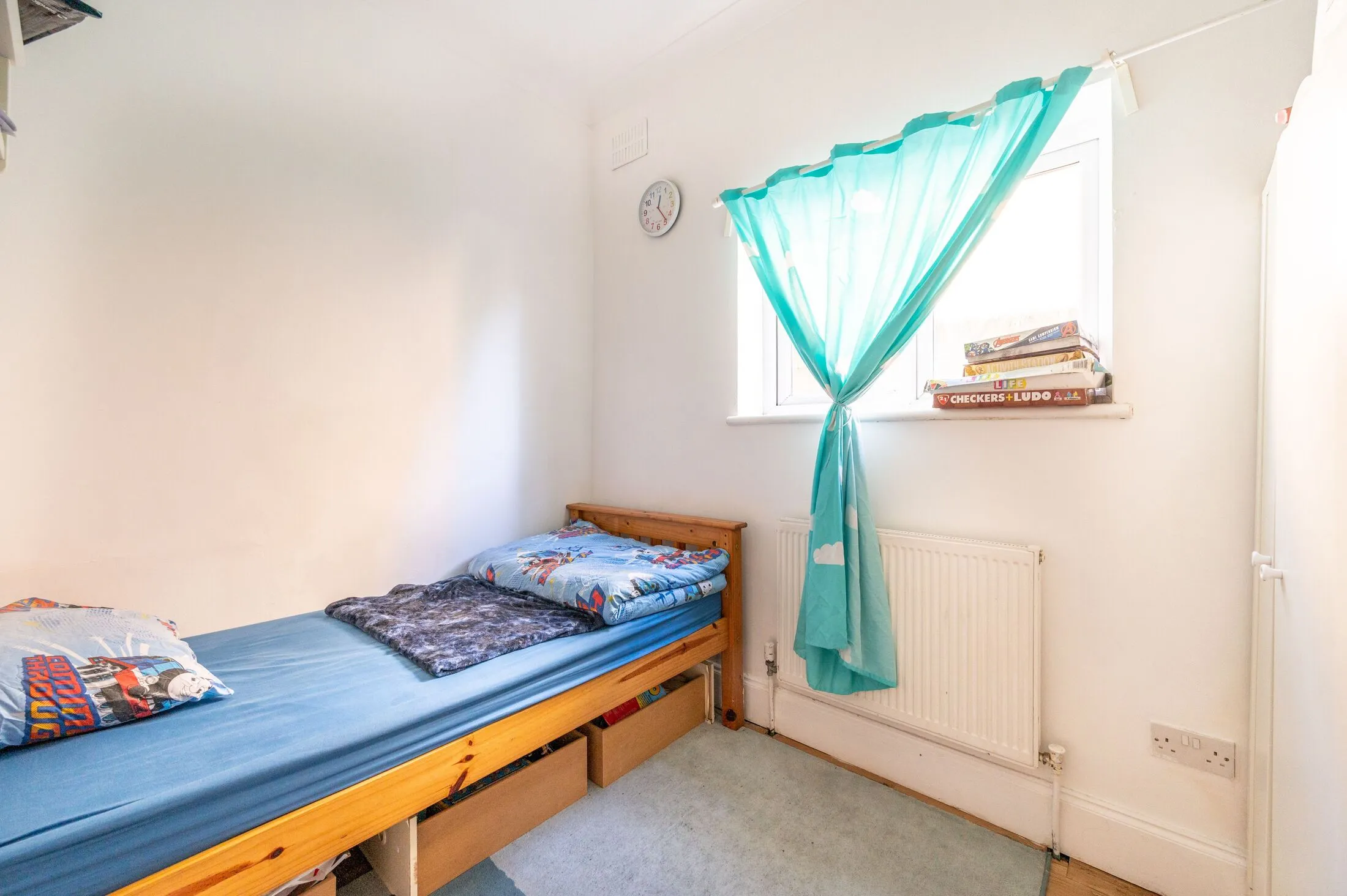Flat Shrewsbury Road in Greater London