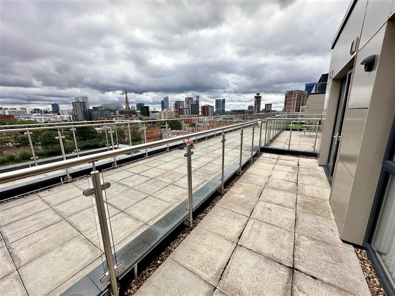 Flat Adelphi Street in Salford
