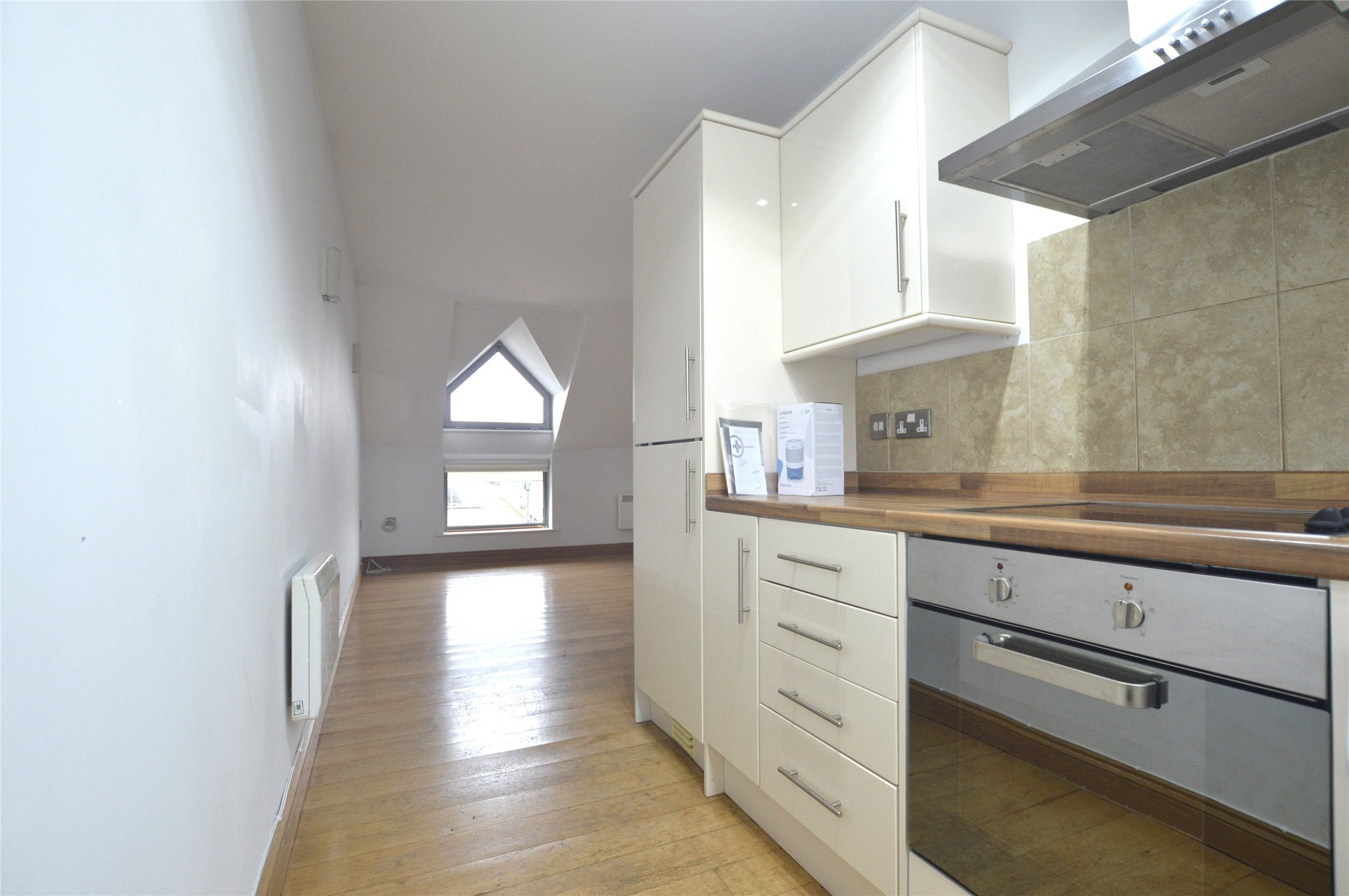 Flat Dinky Street in Bishop's Cleeve