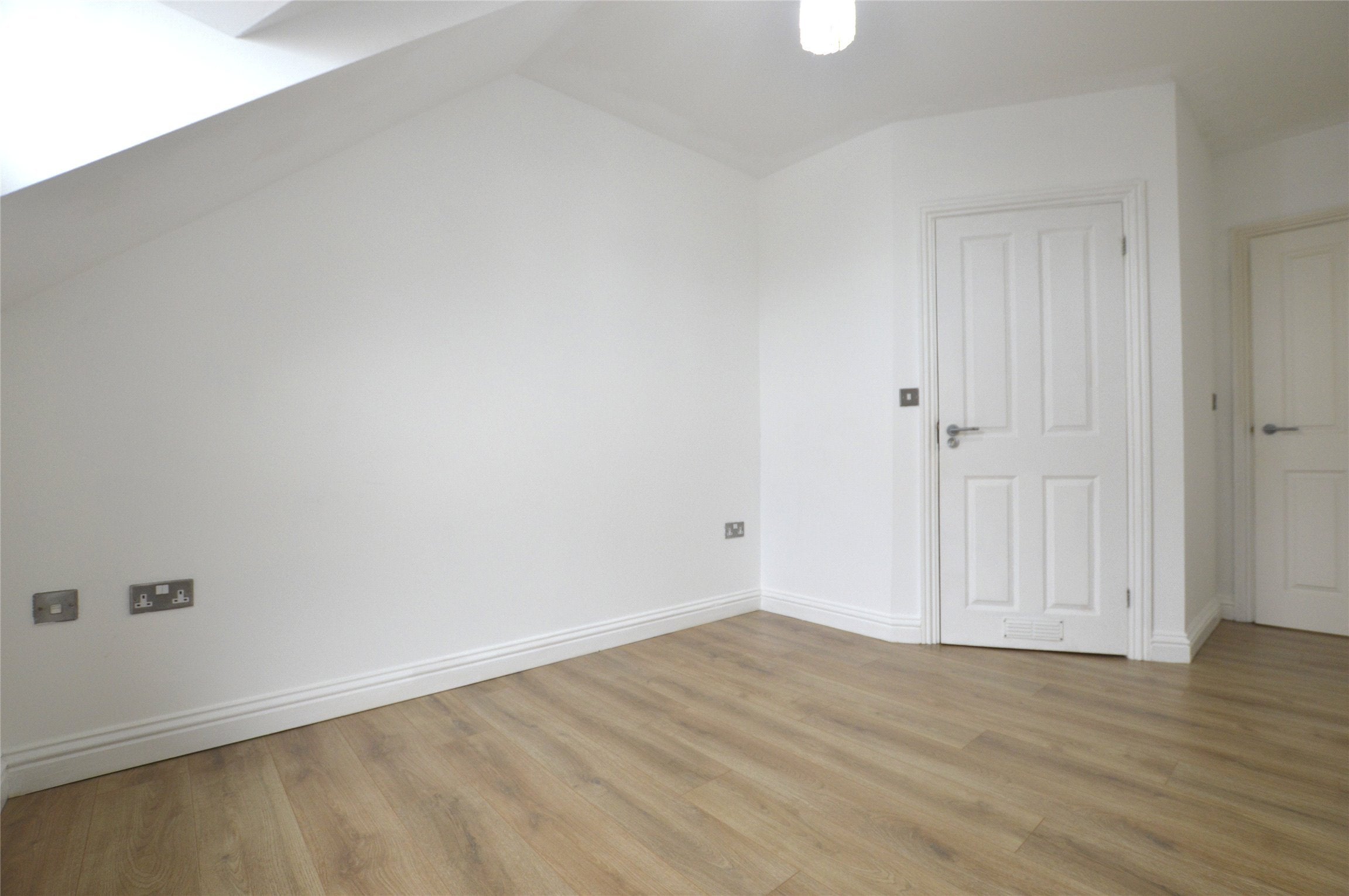 Flat Dinky Street in Bishop's Cleeve
