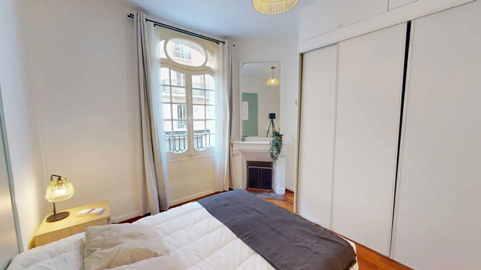 Flat Rue des Épinettes in Paris