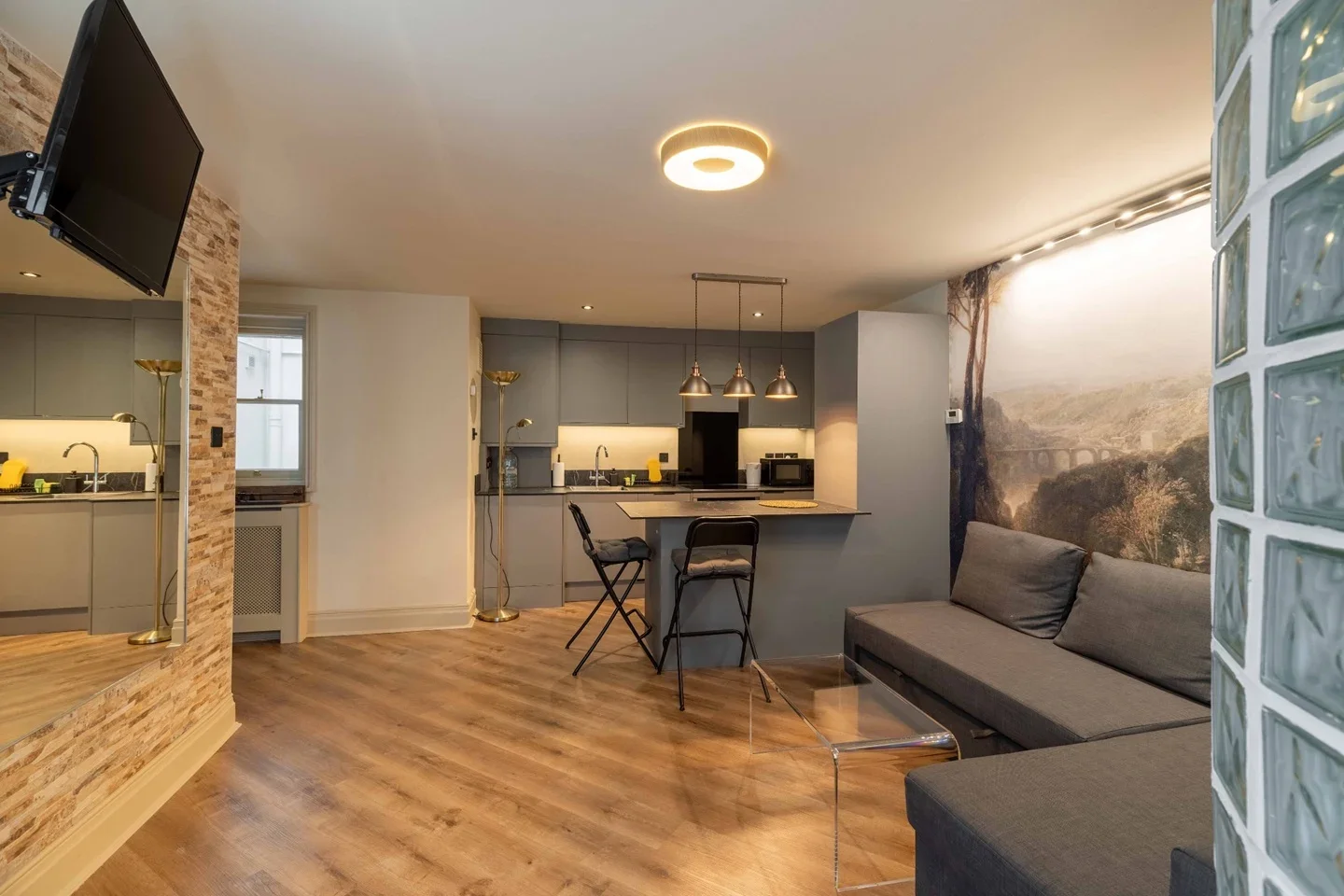 Flat Clanricarde Gardens in Greater London