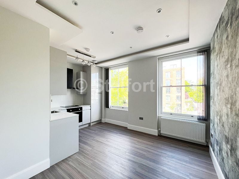 Flat Middleton Mews in Greater London