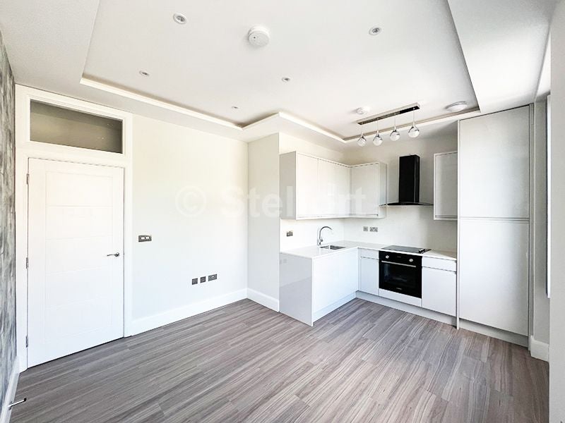 Flat Middleton Mews in Greater London