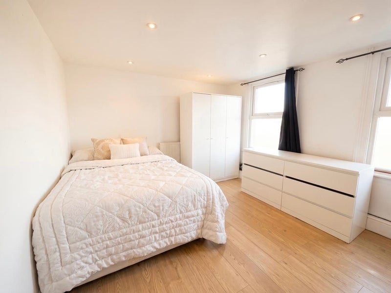 Room Cambria Road in Greater London