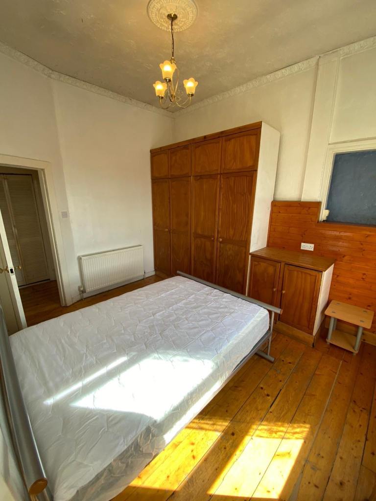Room Marionville Road in City of Edinburgh