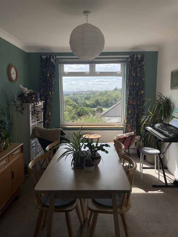 Room Crowther Road in Bristol