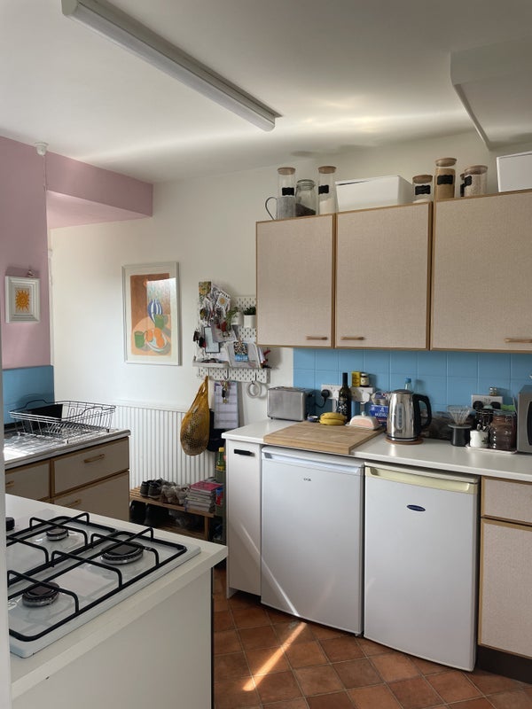 Room Crowther Road in Bristol