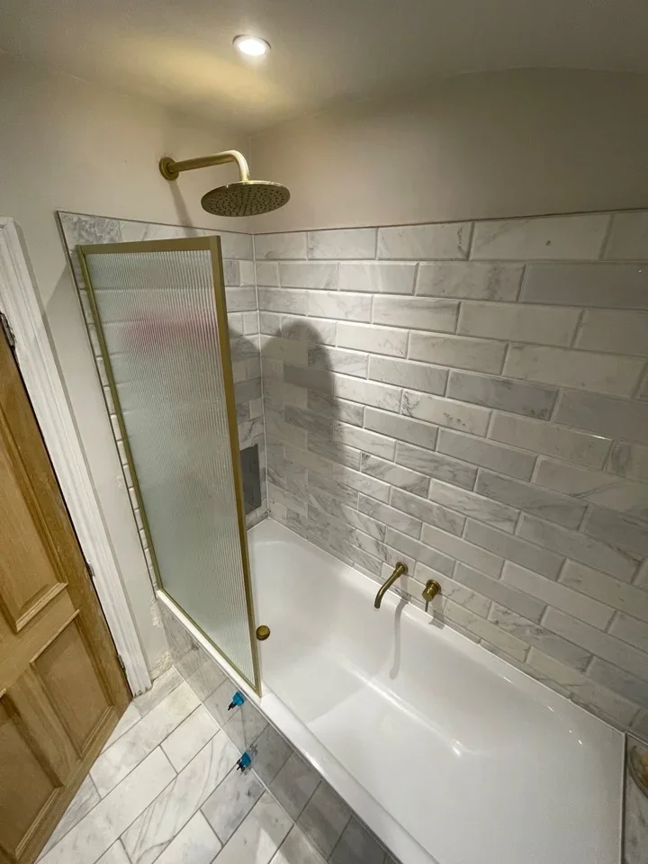 Room Algernon Road in Greater London