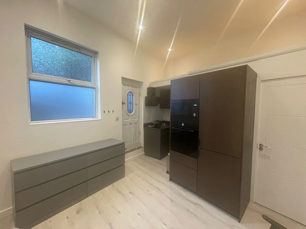 Room Algernon Road in Greater London
