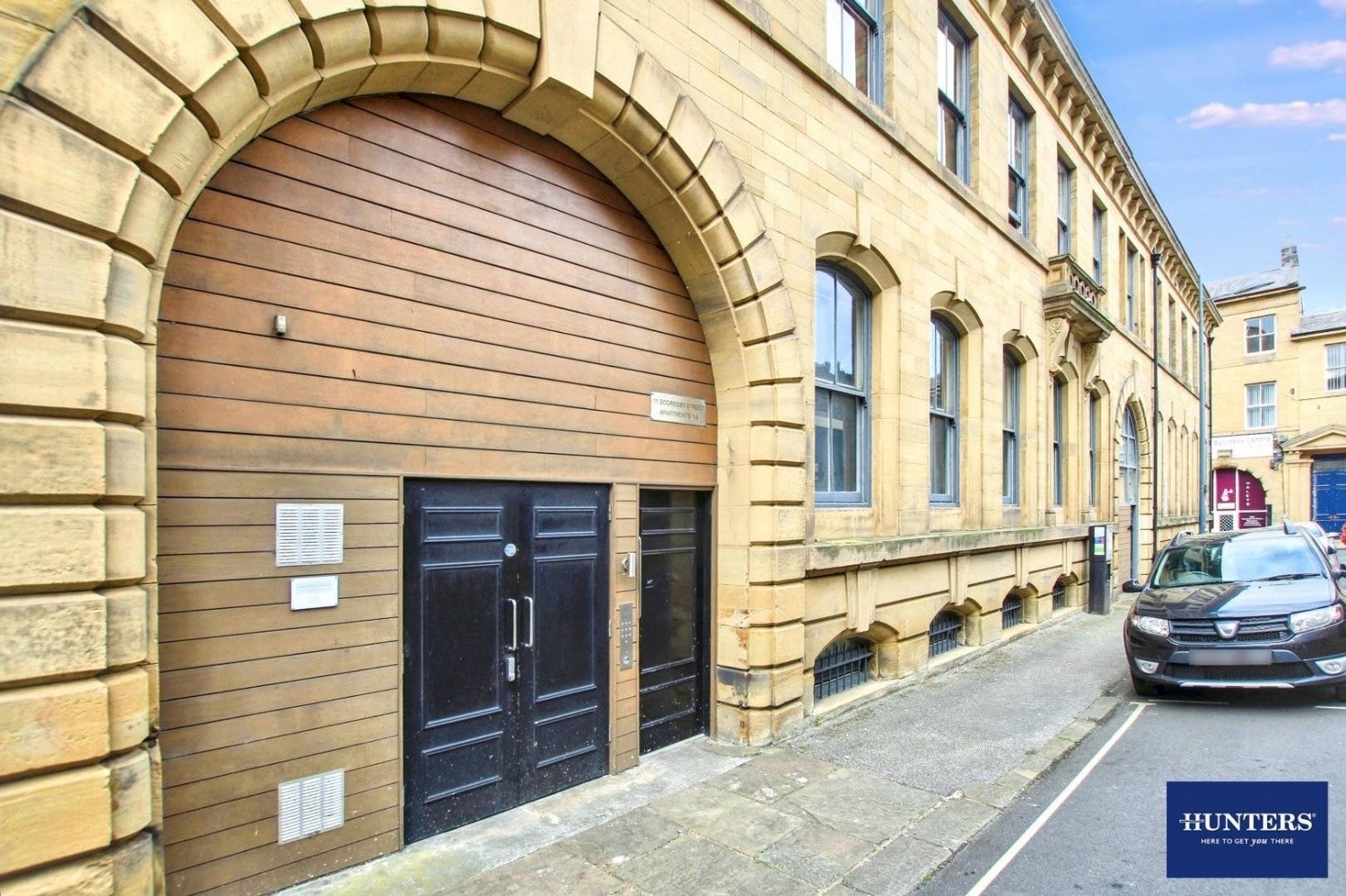 Flat Scoresby Street in Bradford