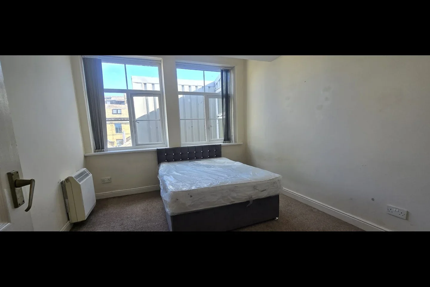 Flat Piccadilly in Bradford