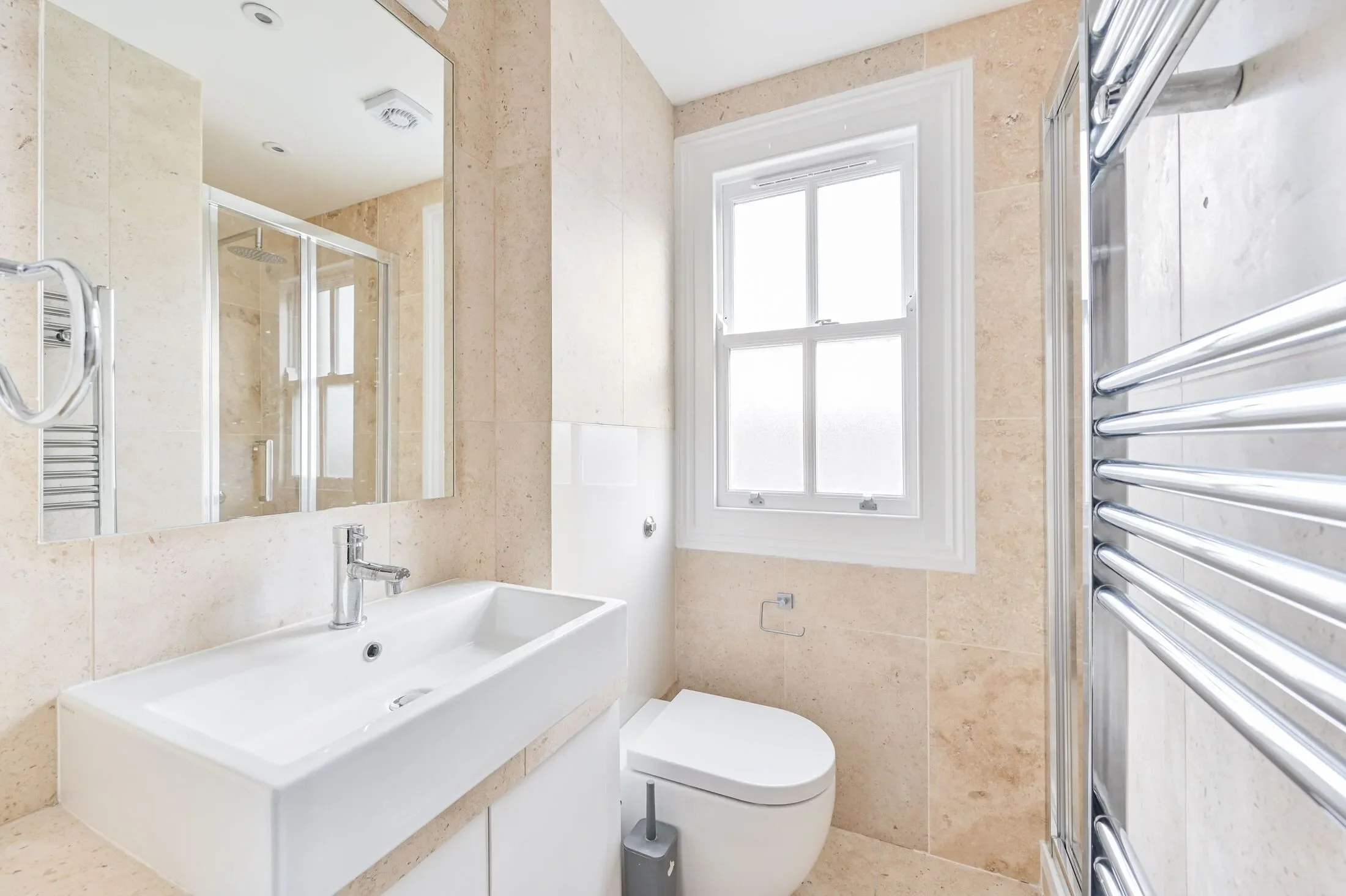 Flat Grosvenor Road in City of Westminster