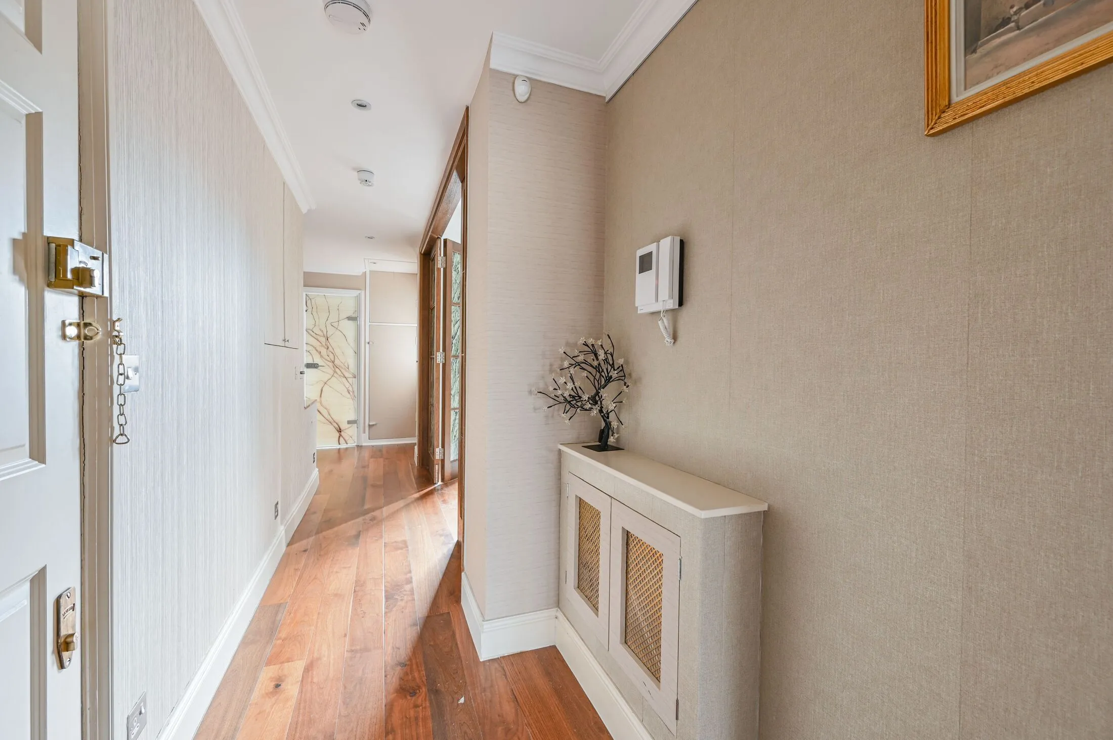 Flat Grosvenor Road in City of Westminster