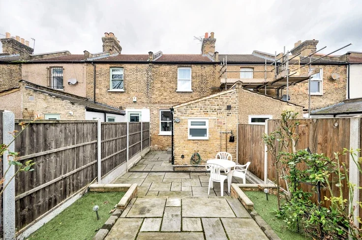 House Huddlestone Road in Greater London