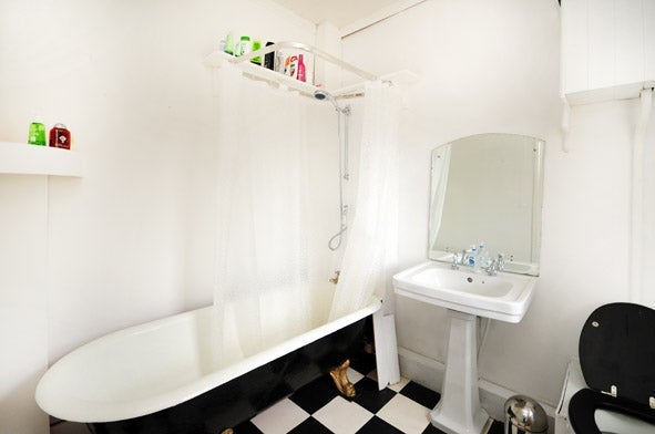 Room Merton Road in Greater London