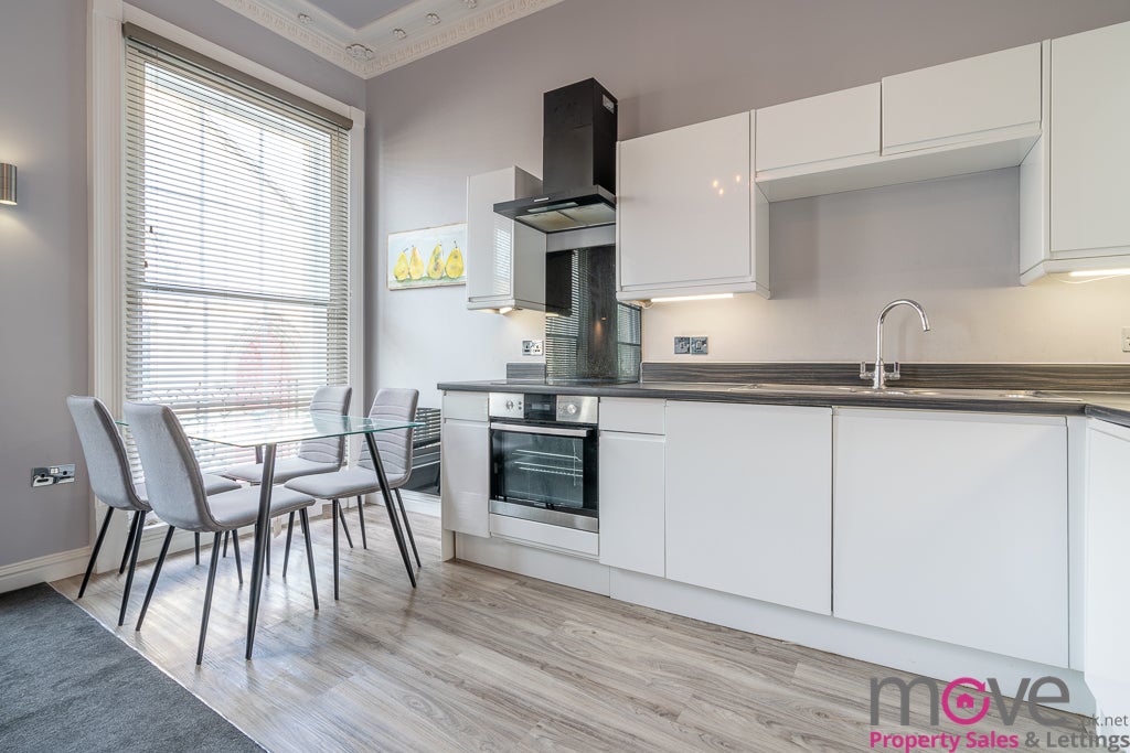 Flat Clarence Parade in Cheltenham