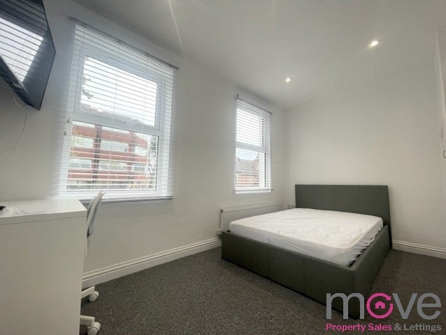 Room London Road in Gloucester