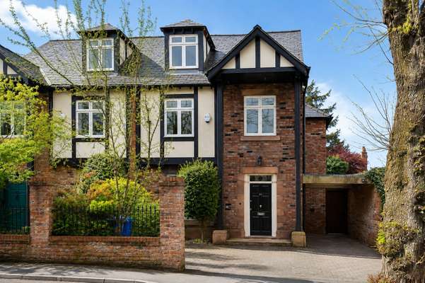 House Westgate in Trafford
