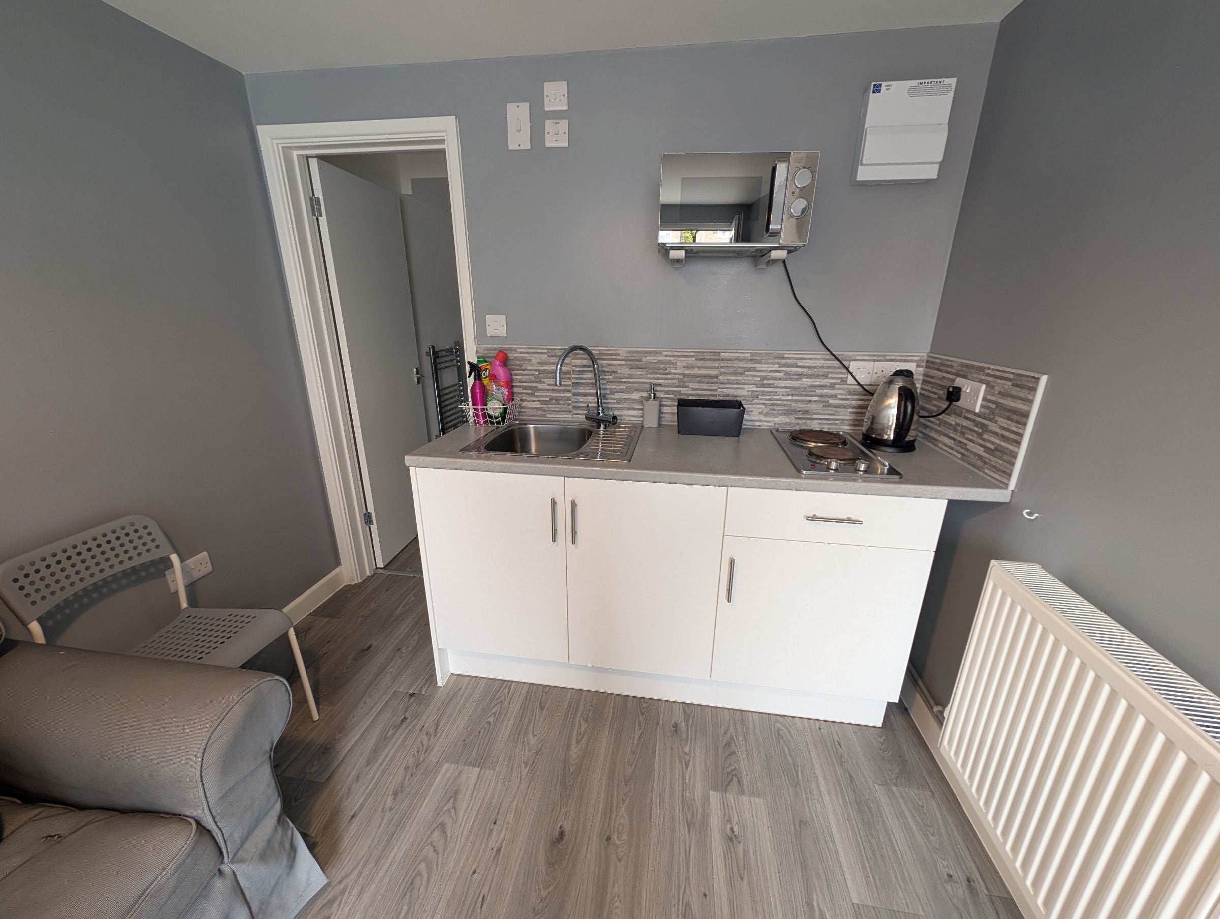 Flat Greenside Close in Bristol
