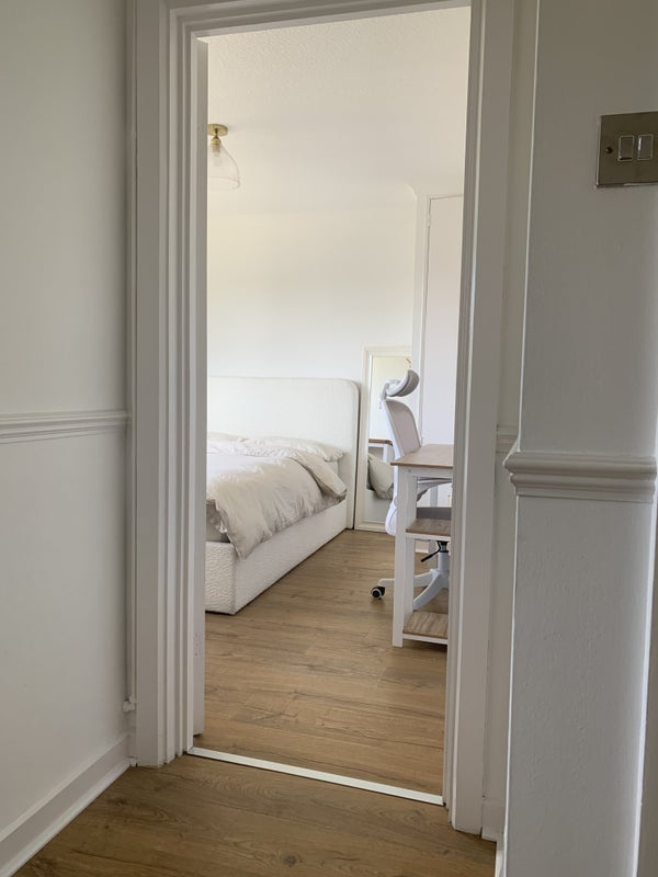 Room Sandrock Place in Greater London
